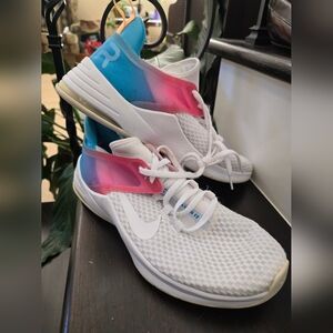 Nike AirMax Women's White and Pink Gradient Athletic Shoes